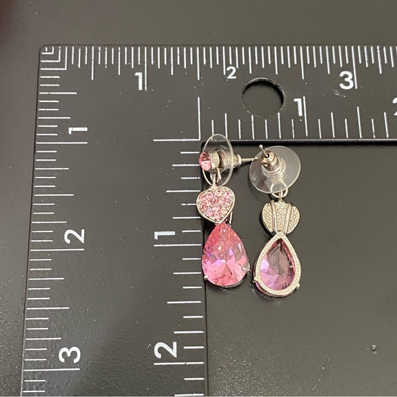 Unsigned Silver-tone Pink Crystal Glass Teardrop 8mm Dangling Drop Earrings 8g. - Picture 12 of 15